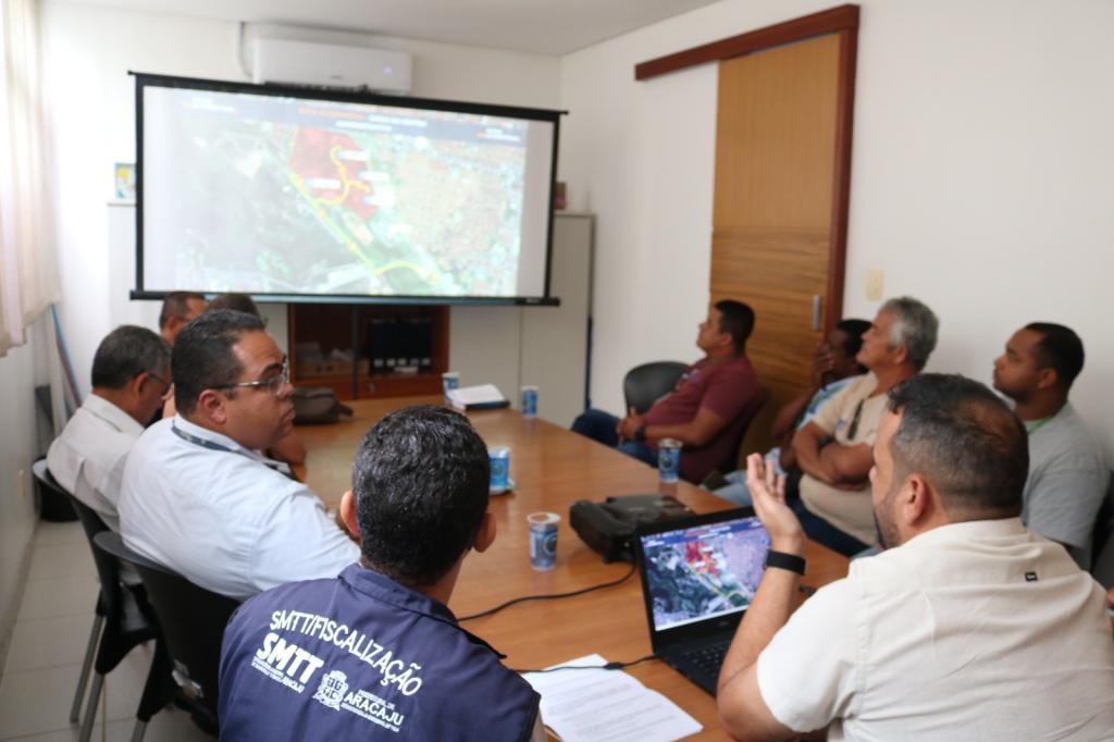 SMTT alinha com empresas do transporte coletivo itinerários dos ônibus durante obra na Tancredo Neves - SMTT Aracaju